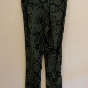 Lululemon black and green women's drawstring pants size 6